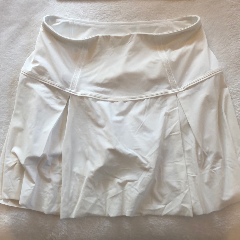 white lululemon skirt
